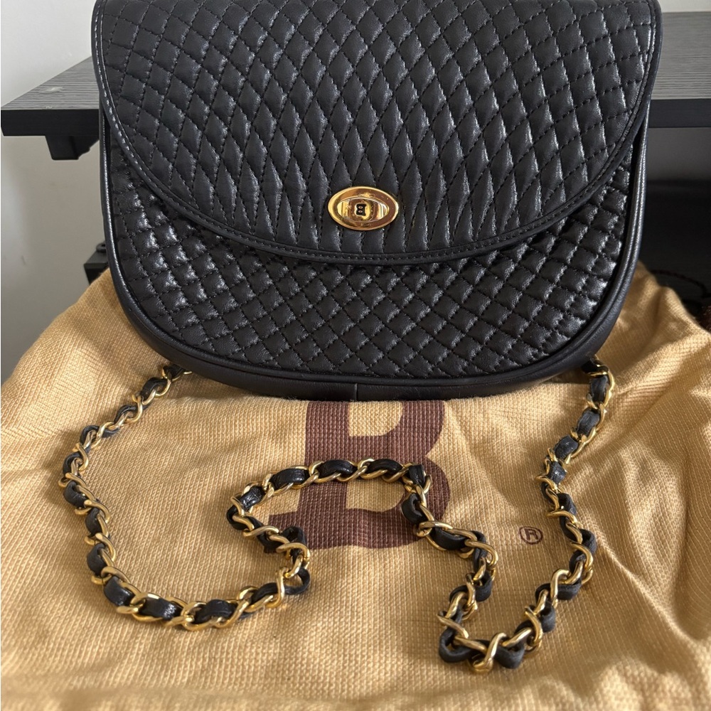 Vintage Bally Quilted Lambskin Chain Shoulder Bag – Black with Gold Hardware - Picture 3 of 10